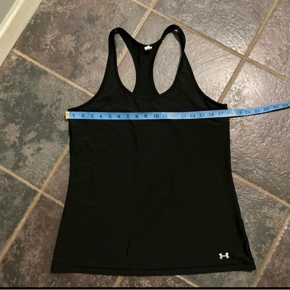 Under Armour Shorts and Tank Outfit Women's Size
M - Picture 2 of 9